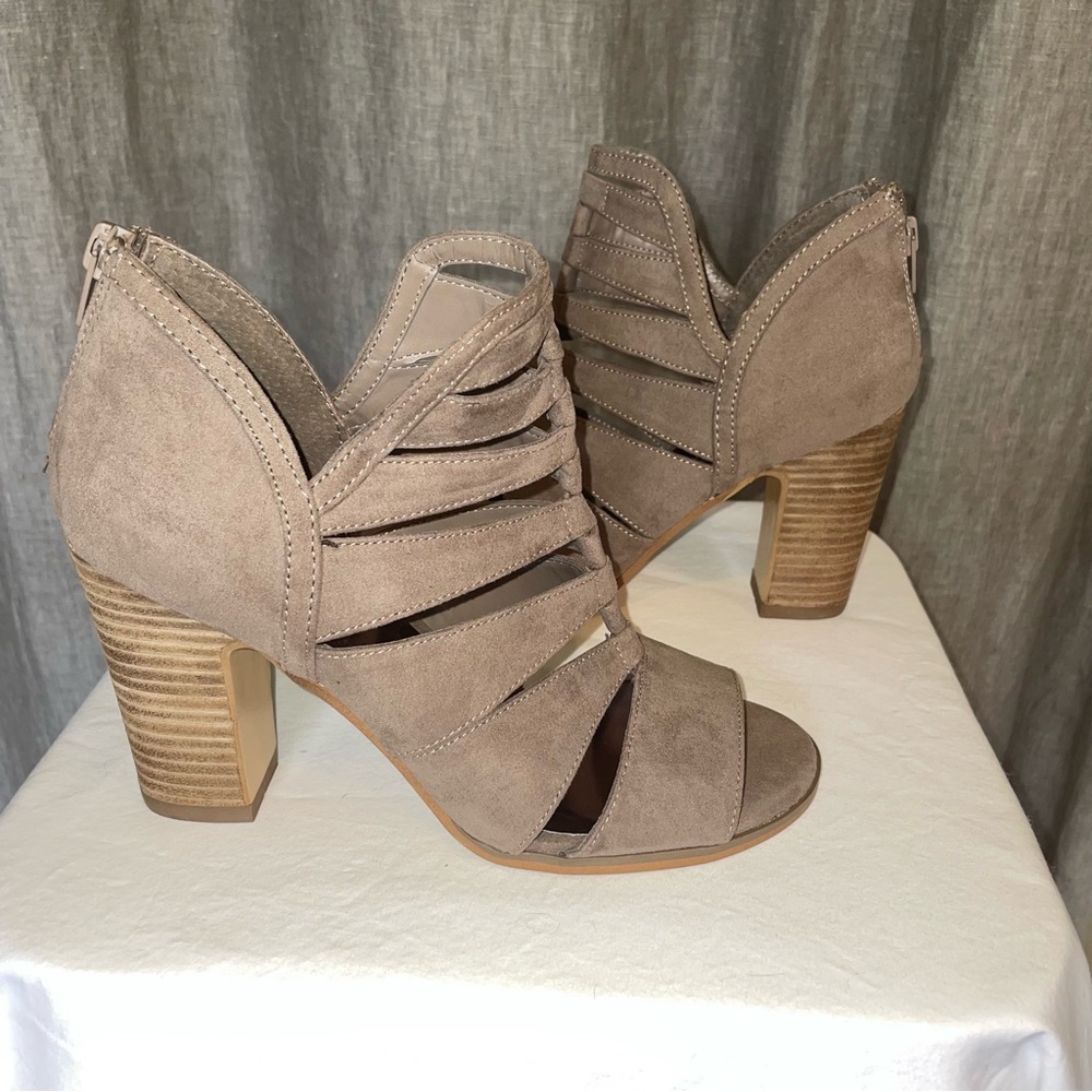 Carlos by Carlos Santana heeled peep toe bootie sandals size 6.5